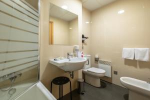 Koupelna v ubytování Hotel Abades Via Norte + 18 fotografií