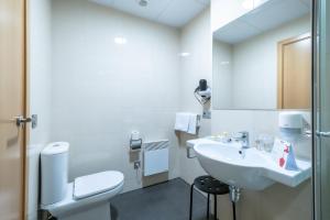 Koupelna v ubytování Hotel Abades Via Norte