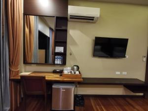 Kuchyň nebo kuchyňský kout v ubytování Aonang Hill Krabi-SHA Extra Plus