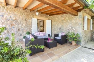 A seating area at Sa Vinya de Son Bou