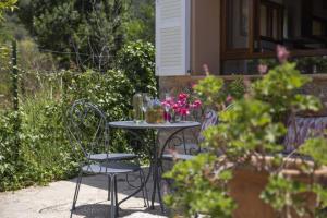 A garden outside Sa Vinya de Son Bou