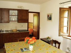 Fotografia z galérie ubytovania Apartment in Citerna with Pool & Garden v destinácii Citerna