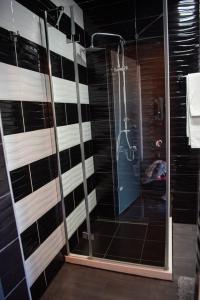 Acktion Deluxe tesisinde bir banyo