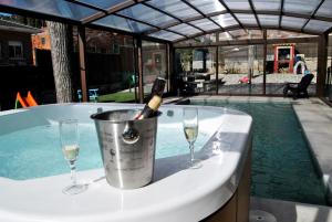 Kép Casa Rural Mansion Adela con Piscina y Jacuzzi szállásáról Collado Medianóban a galériában