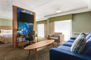 Katil atau katil-katil dalam bilik di Days Inn by Wyndham Miramichi NB +59 gambar
