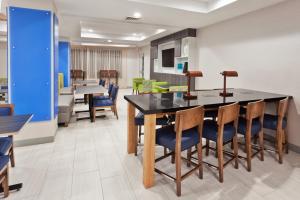 Imagen de la galería de Holiday Inn Express Hotel & Suites Dothan North, an IHG Hotel, en Dothan