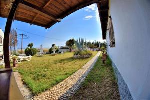 Vonkajšia záhrada v ubytovaní Calma Luxury Apartments #2 Sozopoli in Halkidiki