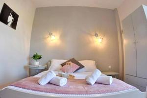 Posteľ alebo postele v izbe v ubytovaní Calma Luxury Apartments #2 Sozopoli in Halkidiki