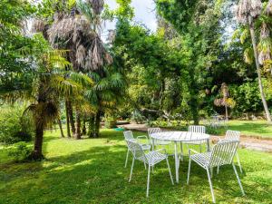 Gallery image of Plush Farmhouse in Bacchereto with Swimming Pool in Carmignano