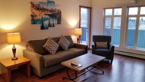 Galeriebild der Unterkunft Sunset Resorts Canmore and Spa in Canmore