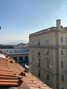 トリノにあるPorta Nuova Attic roomの建物の屋根からの眺め