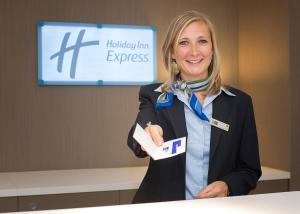Členové personálu v ubytování Holiday Inn Express Lille Centre by IHG