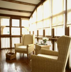 A seating area at Casa de Campoo
