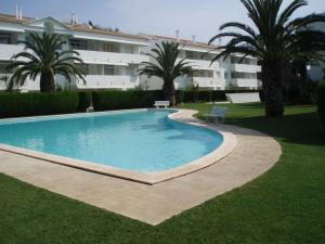 The swimming pool at or close to GREEN CLUB B 104