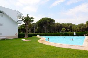 The swimming pool at or close to GREEN CLUB B 104