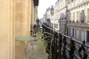 Parveke tai terassi majoituspaikassa Bordeaux Saint André - elegant, central and quiet