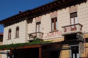 The building in which a szállodákat is located