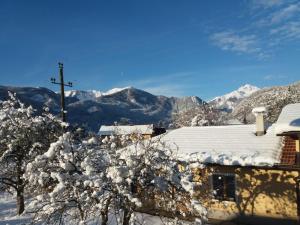Nespecifikovaný výhled na hory nebo výhled na hory při pohledu z bed and breakfast