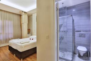 Kupaonica u objektu Gh Suites Taxim Hotel