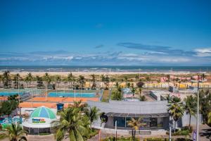 una vista aérea de una piscina en un complejo en Real Classic Hotel, en Aracaju