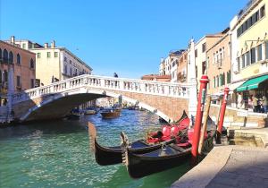 Zdjęcie z galerii obiektu Cannaregio apartment w Wenecji