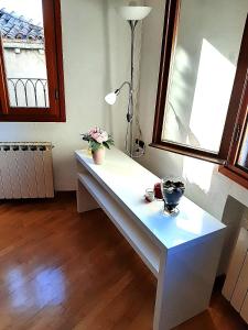 Zdjęcie z galerii obiektu Cannaregio apartment w Wenecji