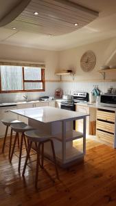 Kjøkken eller kjøkkenkrok på Whale Sea Cottage