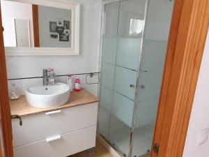 Kúpeľňa v ubytovaní Apartamento Conil, perfecta ubicación + 25 fotografií