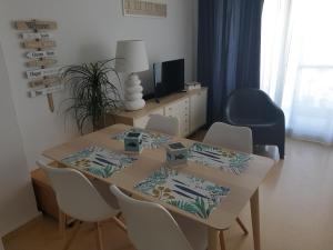 Televízia a/alebo spoločenská miestnosť v ubytovaní Apartamento Conil, perfecta ubicación