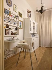 Gallery image of Retro big Apartment with two balconies and lift in Karlovy Vary