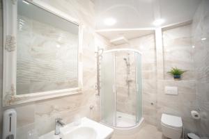 Kúpeľňa v ubytovaní 3 bedroom, 2 bathroom Apartment near Forum Lviv + 24 fotografií