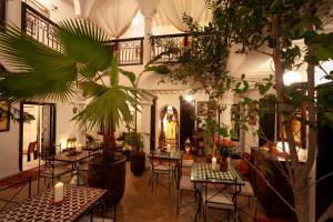 Restaurace v ubytování Riad des trois palais