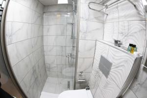 Koupelna v ubytování X-NELLYİ HOTEL