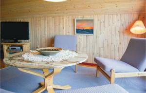 Predel za sedenje v nastanitvi Amazing Home In Hvide Sande With Sauna