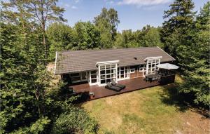 Taman di luar Rubinsøen Skovhuse