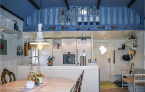 蒂達霍爾姆的住宿－Gorgeous Home In Tidaholm With Kitchen，相簿中的一張相片