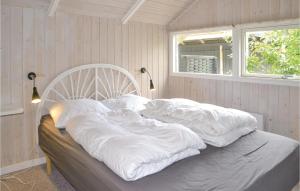 Postel nebo postele na pokoji v ubytování Pet Friendly Home In Oksbl With Wifi