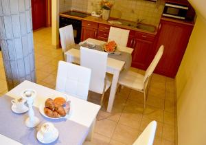 Posedenie v ubytovaní Gyula Wellness Villa