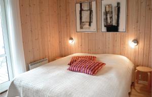Ένα ή περισσότερα κρεβάτια σε δωμάτιο στο Cozy Home In Ulfborg With Kitchen