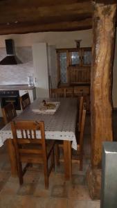 A kitchen or kitchenette at EL CAMPANARIO