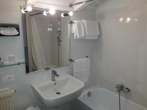 Koupelna v ubytování Albergo Accademia