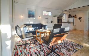 Posezení v ubytování 3 Bedroom Cozy Home In Nysted