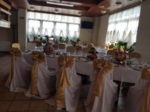 Εστιατόριο ή άλλο μέρος για φαγητό στο Motel din Darste