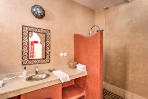 Riad Janoub的一间浴室