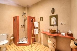 Riad Janoub的一间浴室