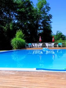 The swimming pool at or close to Hotel Garni Haus am Wald