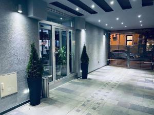 Muka bangunan atau pintu masuk Hotel Viva