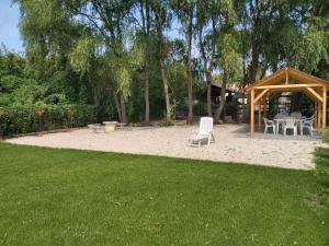 Afbeelding uit fotogalerij van Fűzfa Vendégház in Bogács