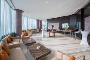 אזור ישיבה ב-Crowne Plaza Doha - The Business Park by IHG