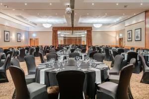 Posezení v ubytování Crowne Plaza Chester by IHG